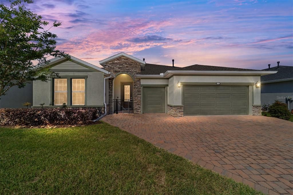 For Sale: $379,900 (2 beds, 2 baths, 2017 Square Feet)