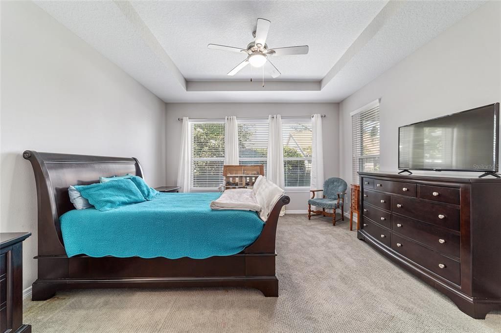 For Sale: $379,900 (2 beds, 2 baths, 2017 Square Feet)