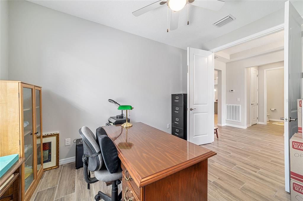 For Sale: $379,900 (2 beds, 2 baths, 2017 Square Feet)