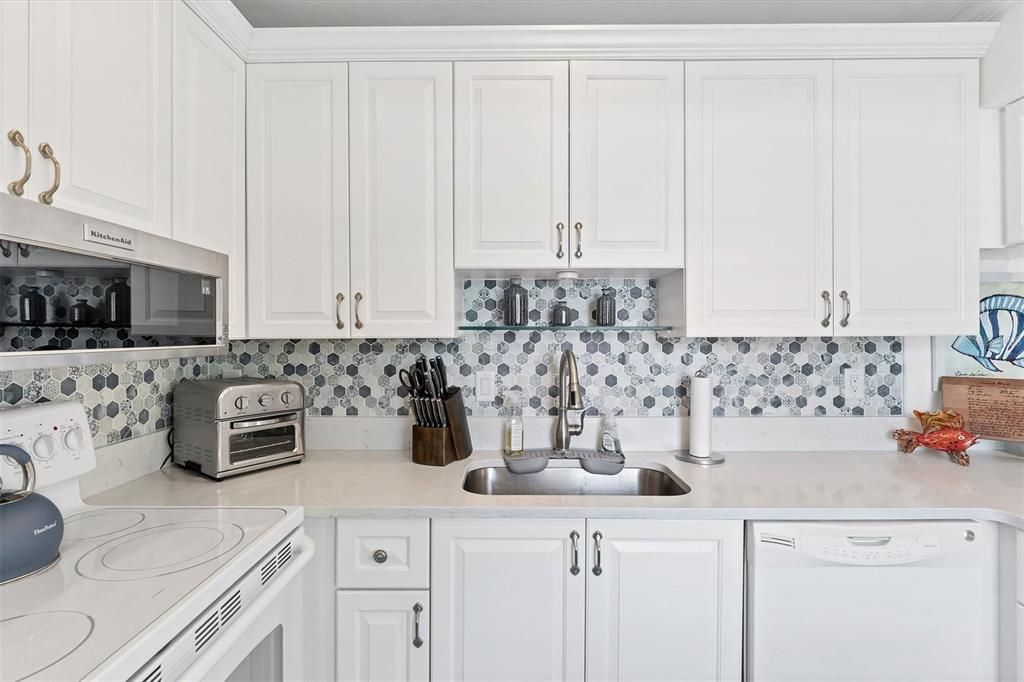 待售: $224,999 (2 贝兹, 2 浴室, 972 平方英尺)