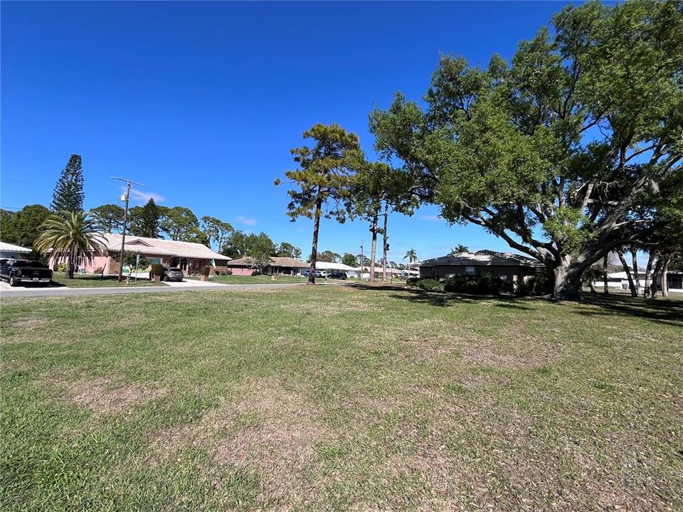 На продажу: $29,900 (0.06 acres)