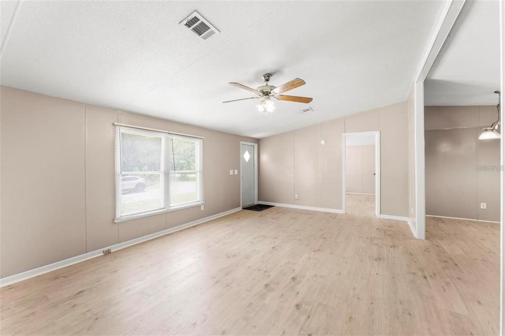 Active With Contract: $240,000 (4 beds, 2 baths, 1296 Square Feet)