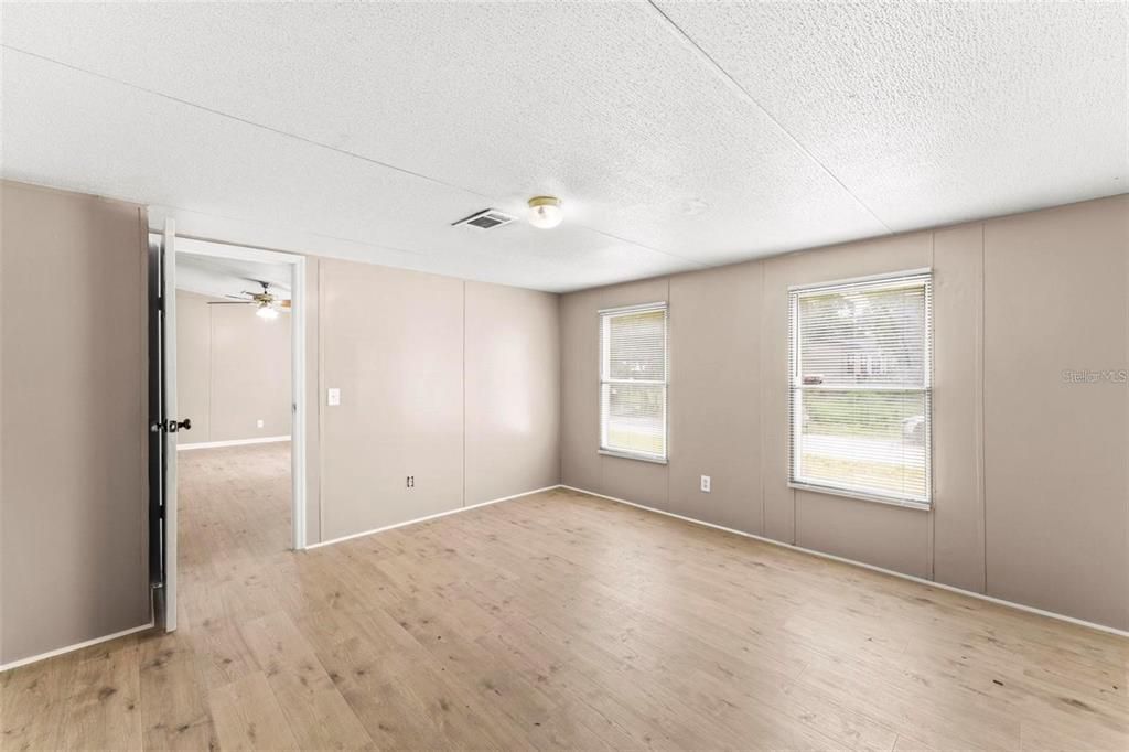 Active With Contract: $240,000 (4 beds, 2 baths, 1296 Square Feet)
