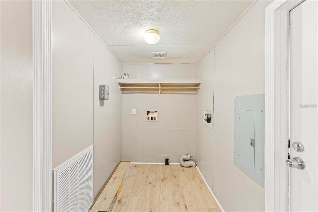 Active With Contract: $240,000 (4 beds, 2 baths, 1296 Square Feet)