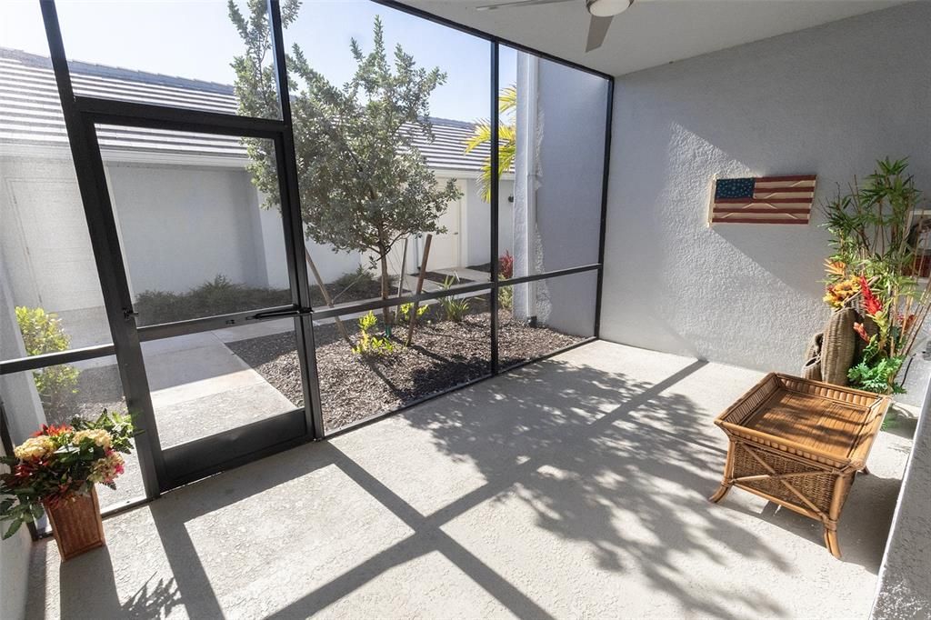 Activo con contrato: $335,000 (2 camas, 2 baños, 1655 Pies cuadrados)