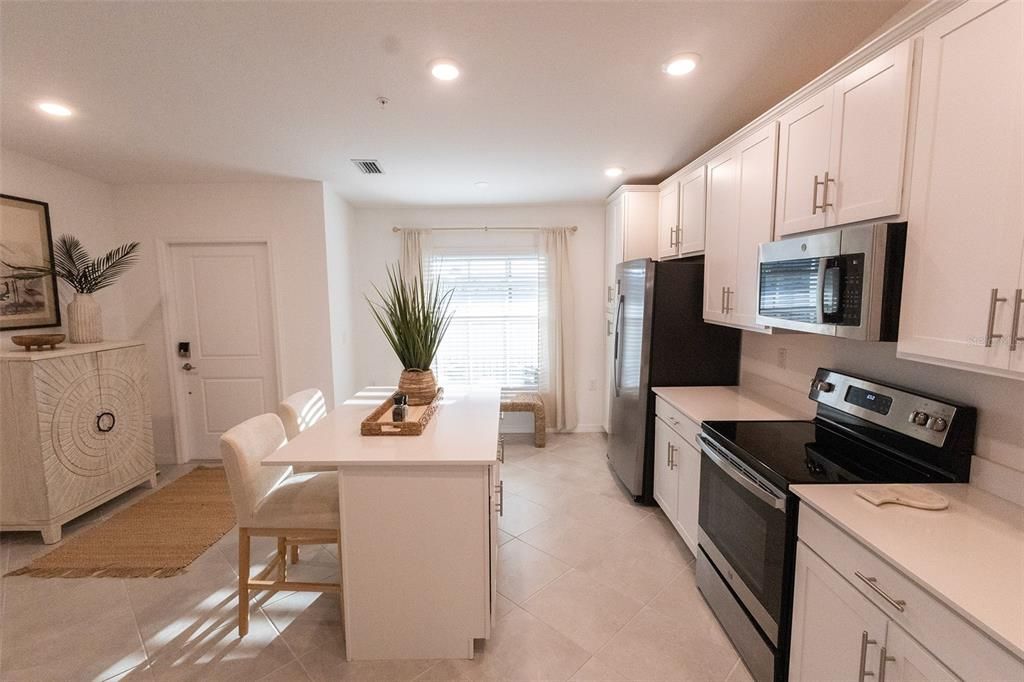 Activo con contrato: $335,000 (2 camas, 2 baños, 1655 Pies cuadrados)