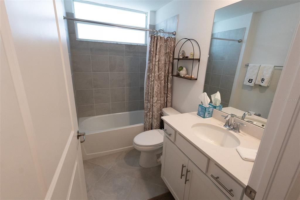 Activo con contrato: $335,000 (2 camas, 2 baños, 1655 Pies cuadrados)