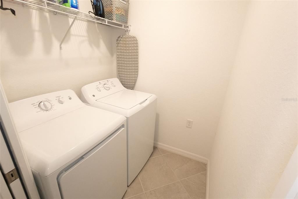 Activo con contrato: $335,000 (2 camas, 2 baños, 1655 Pies cuadrados)