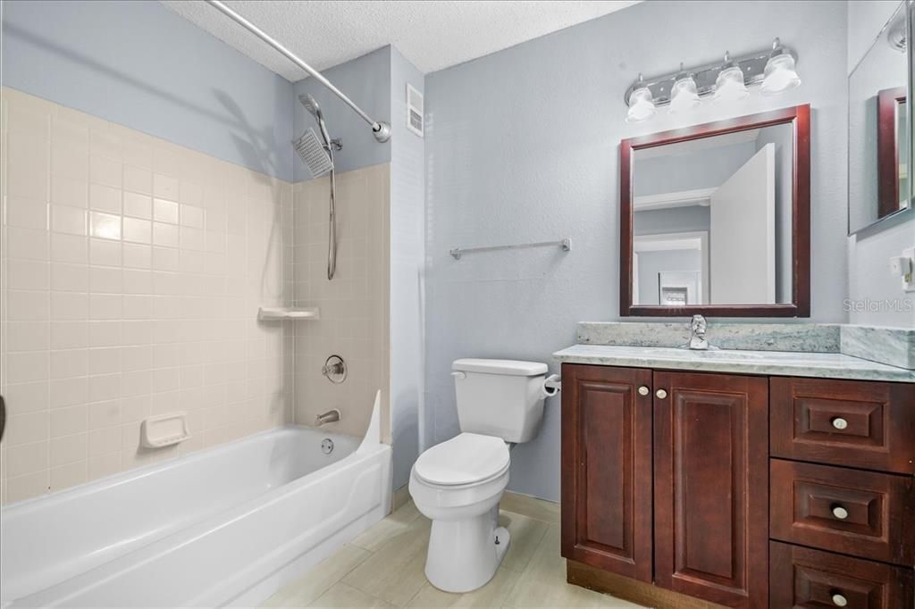 Active With Contract: $169,900 (3 beds, 3 baths, 1198 Square Feet)