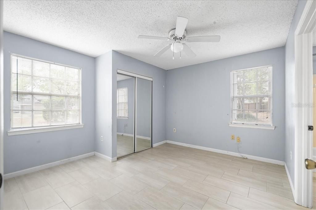 Active With Contract: $169,900 (3 beds, 3 baths, 1198 Square Feet)