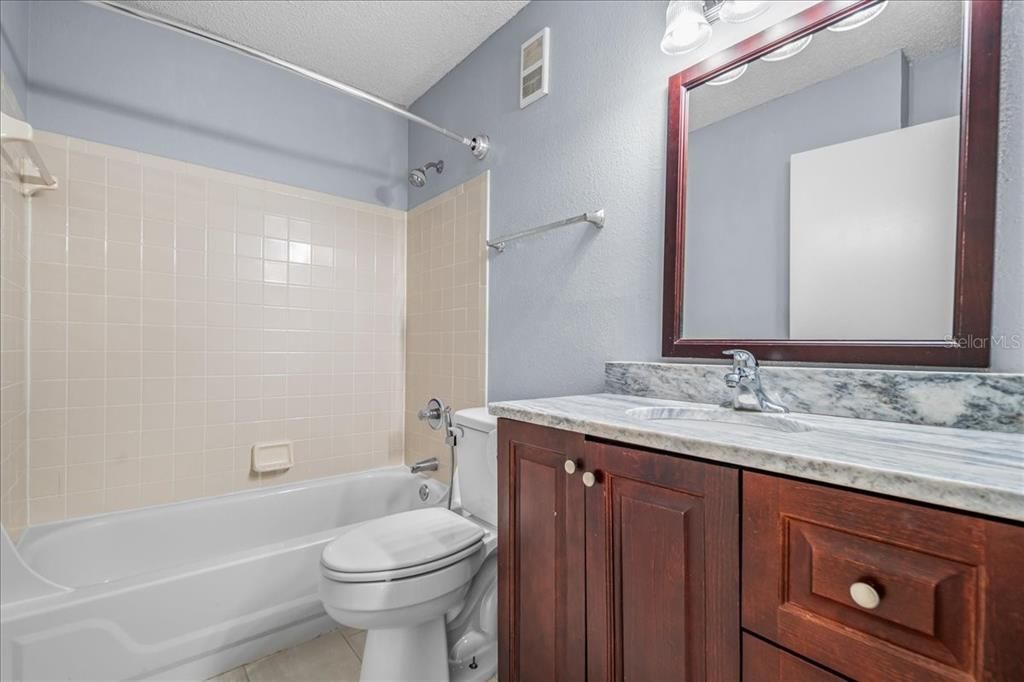 Active With Contract: $169,900 (3 beds, 3 baths, 1198 Square Feet)