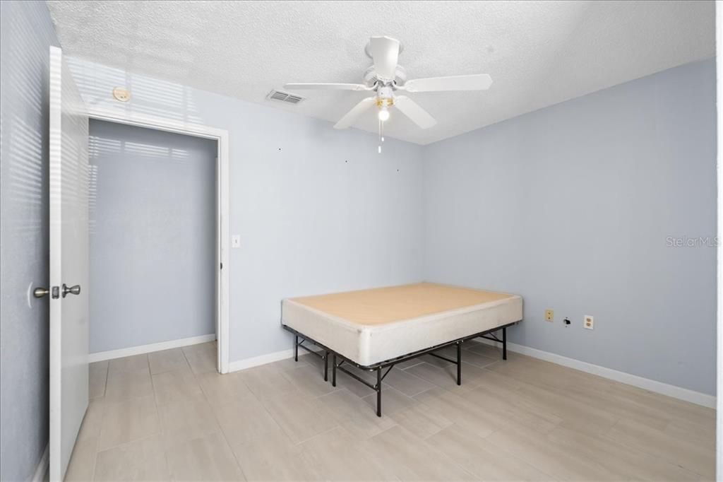 Active With Contract: $169,900 (3 beds, 3 baths, 1198 Square Feet)