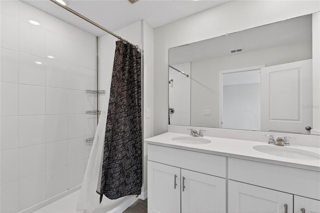 На продажу: $269,000 (3 спален, 2 ванн, 1539 Квадратных фут)