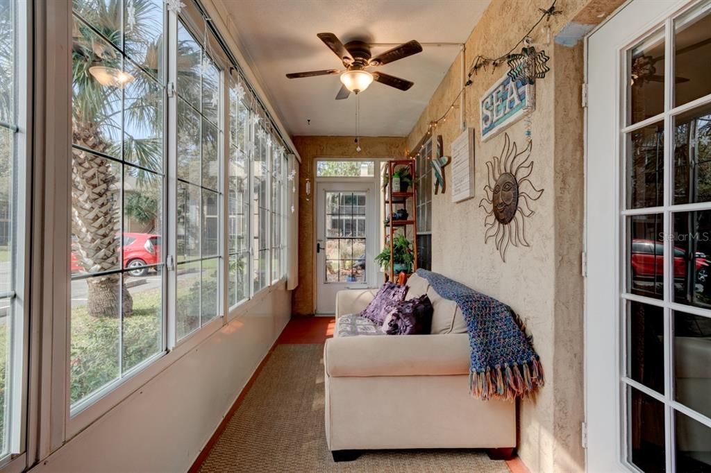 For Sale: $199,900 (2 beds, 2 baths, 1000 Square Feet)