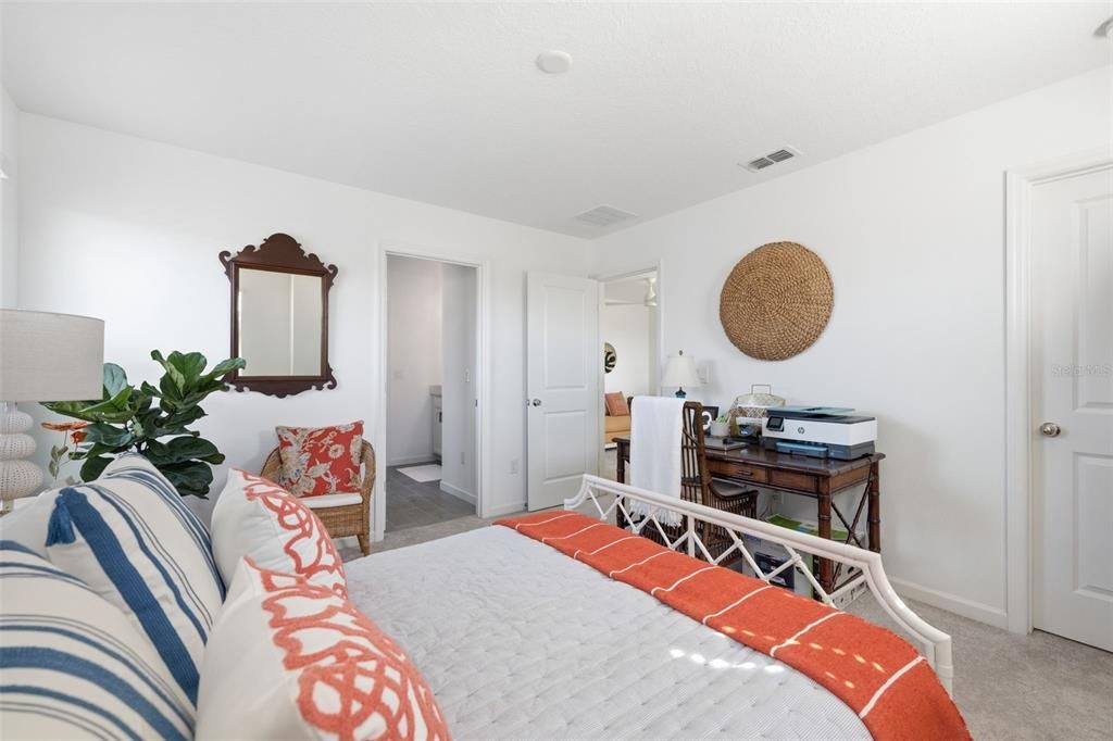 En Venta: $450,000 (4 camas, 3 baños, 2265 Pies cuadrados)