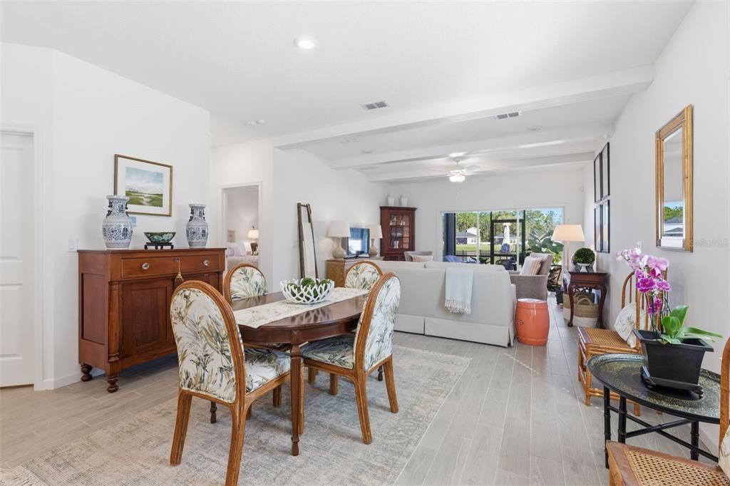 En Venta: $450,000 (4 camas, 3 baños, 2265 Pies cuadrados)