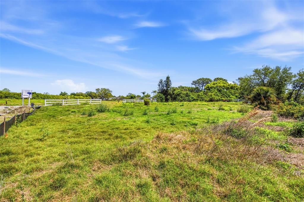 待售: $95,000 (0.39 acres)