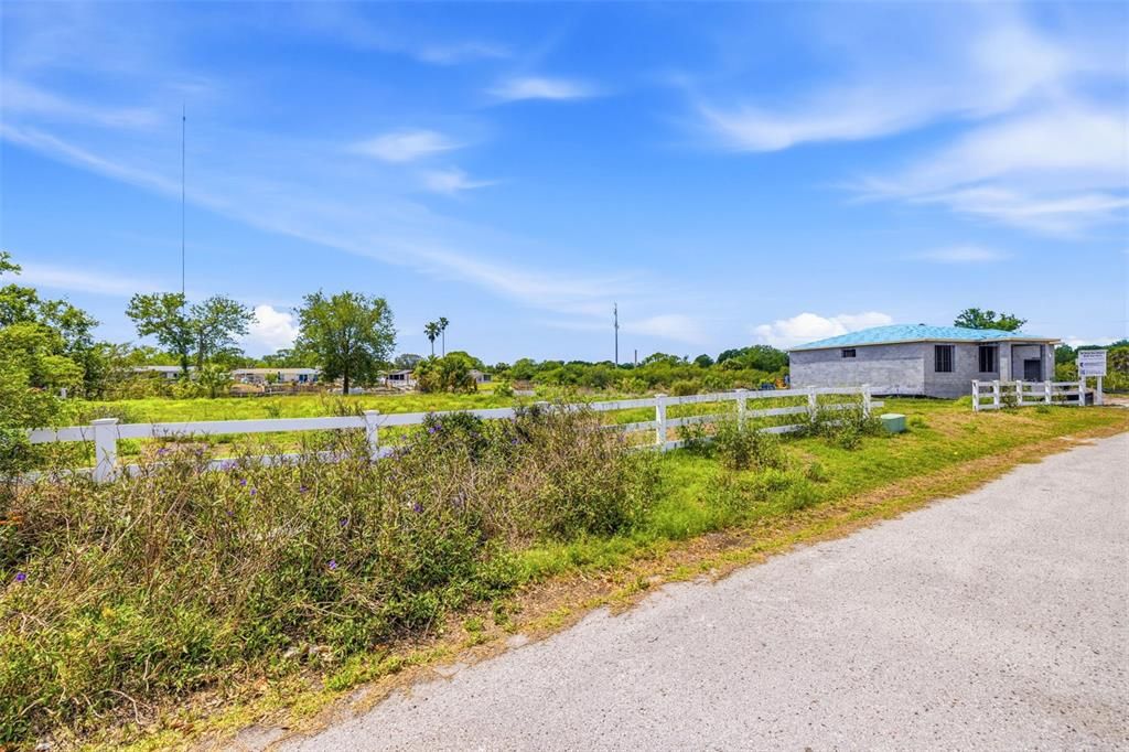 待售: $95,000 (0.39 acres)