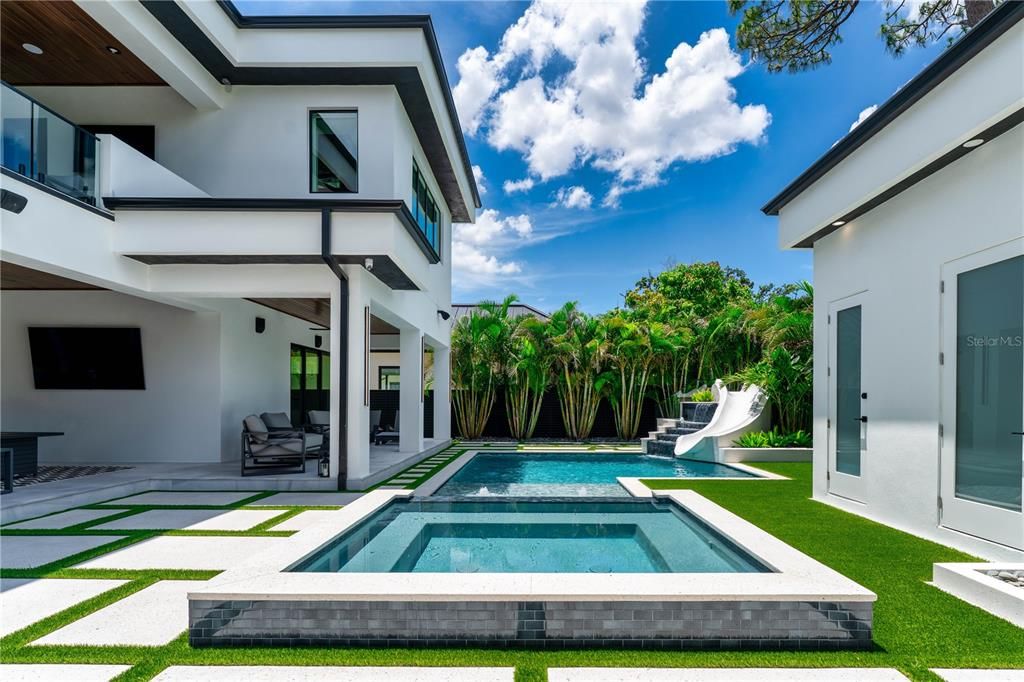 На продажу: $3,995,000 (6 спален, 5 ванн, 5000 Квадратных фут)