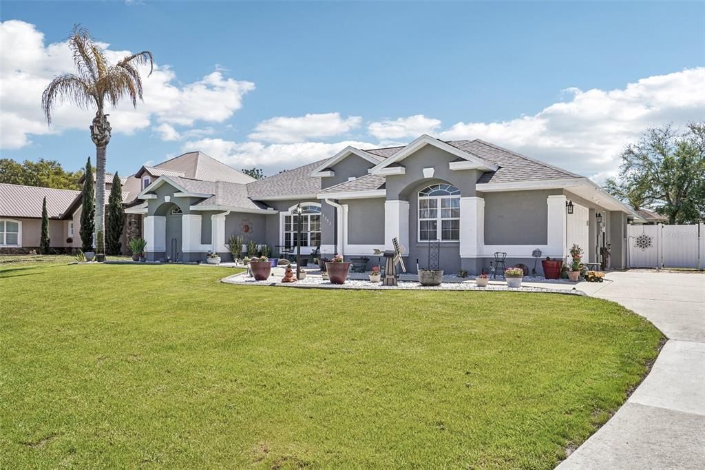 Activo con contrato: $600,000 (4 camas, 3 baños, 2649 Pies cuadrados)