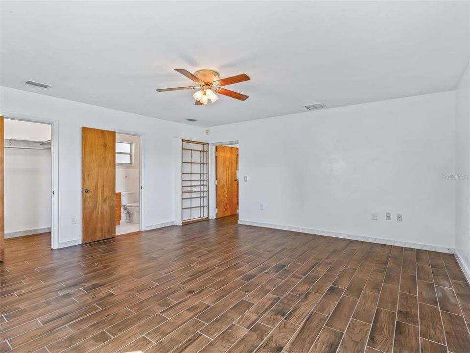 For Sale: $790,000 (3 beds, 2 baths, 2368 Square Feet)