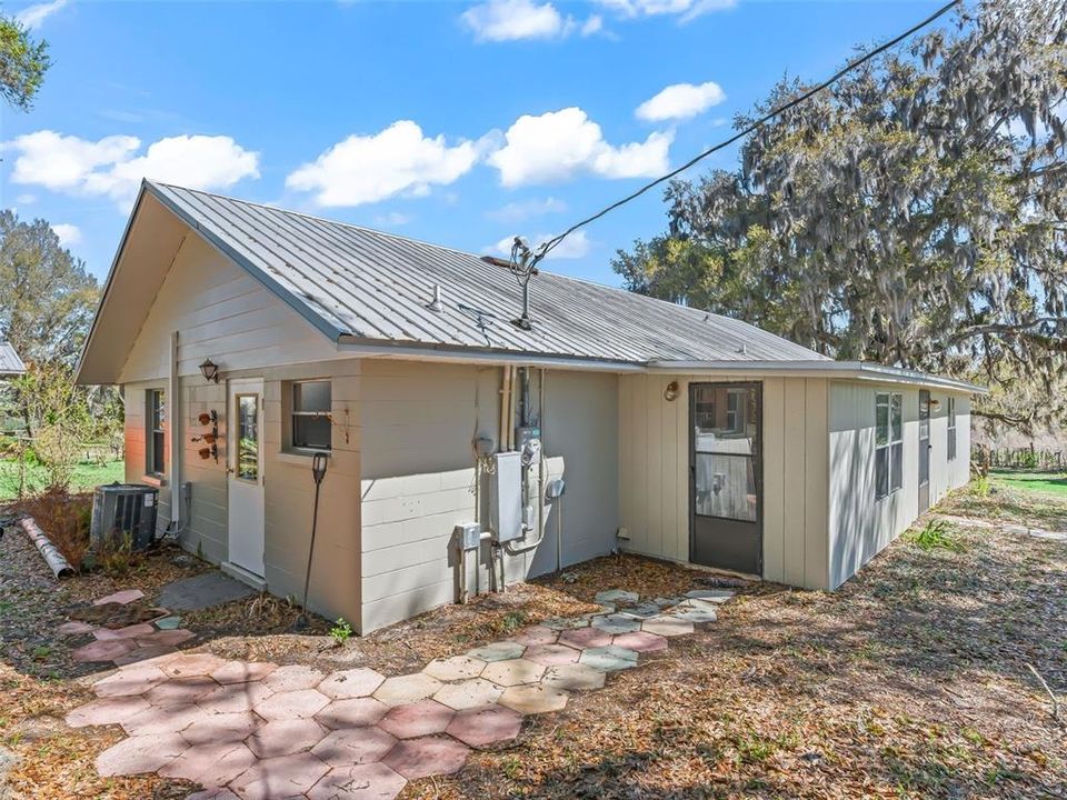 For Sale: $790,000 (3 beds, 2 baths, 2368 Square Feet)