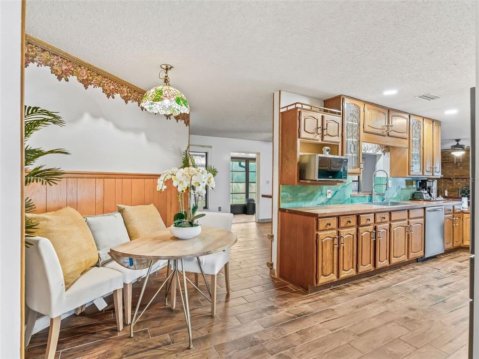 For Sale: $790,000 (3 beds, 2 baths, 2368 Square Feet)