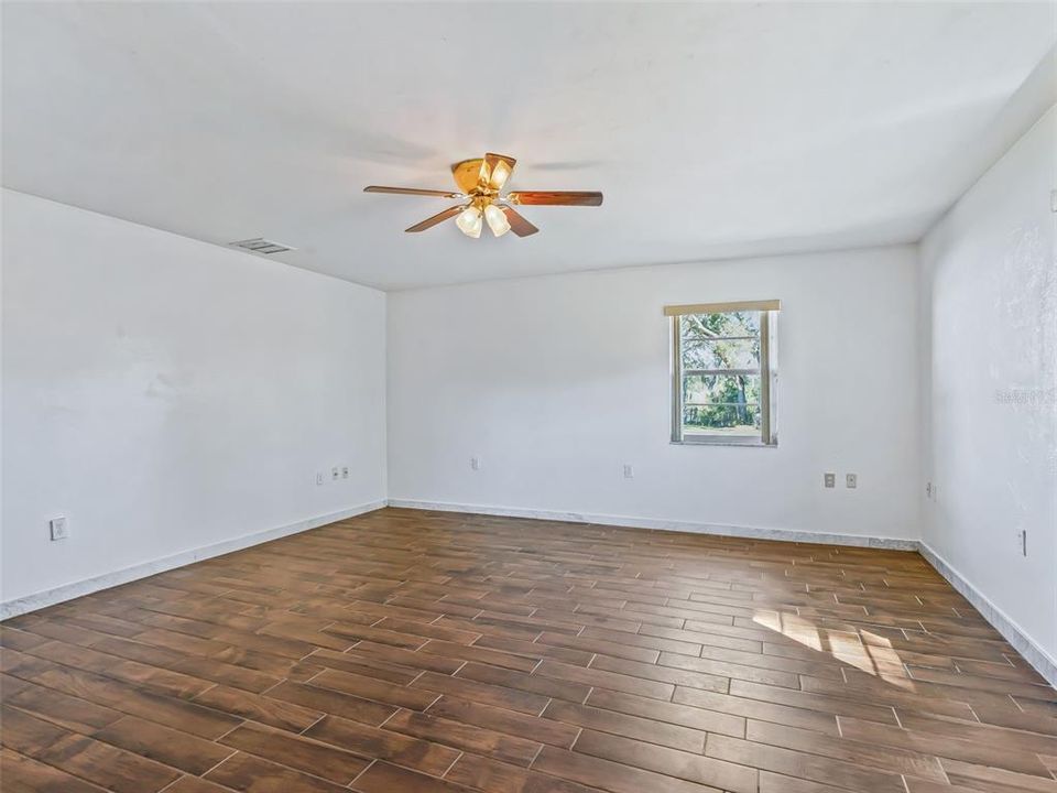 For Sale: $790,000 (3 beds, 2 baths, 2368 Square Feet)