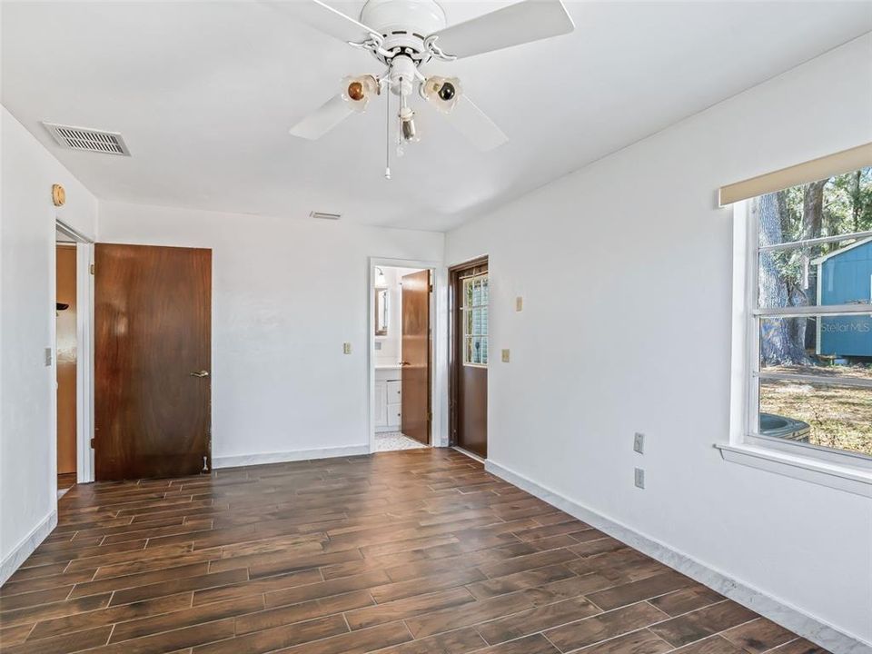 For Sale: $790,000 (3 beds, 2 baths, 2368 Square Feet)