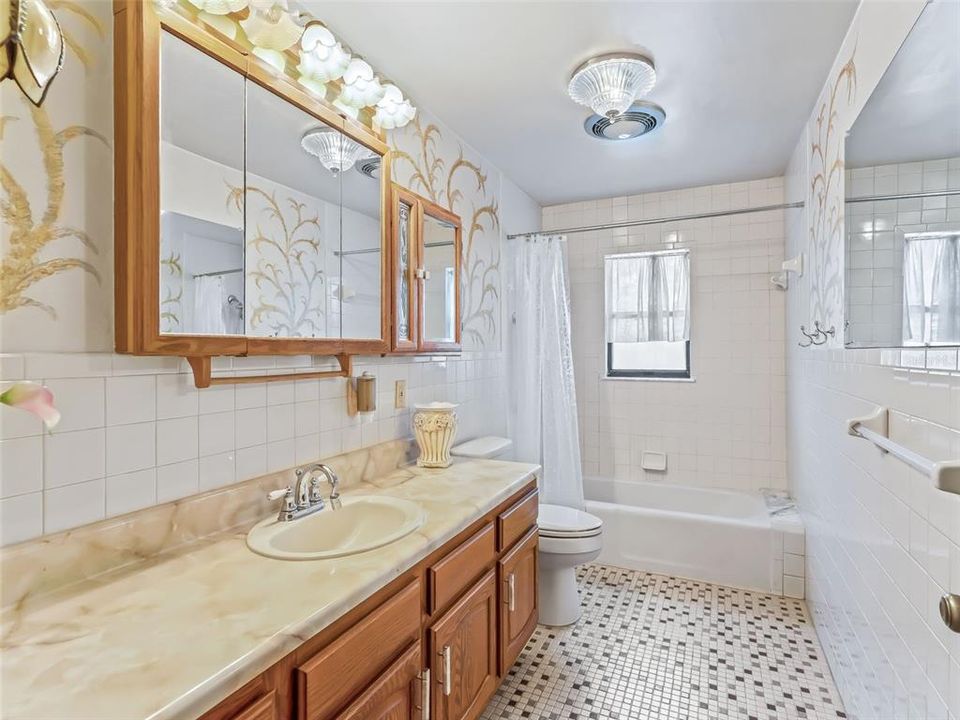 For Sale: $790,000 (3 beds, 2 baths, 2368 Square Feet)