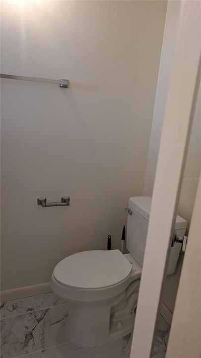 For Rent: $1,999 (3 beds, 2 baths, 1899 Square Feet)