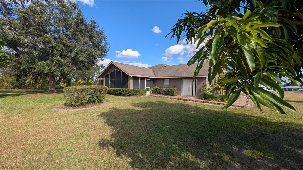 For Rent: $1,999 (3 beds, 2 baths, 1899 Square Feet)