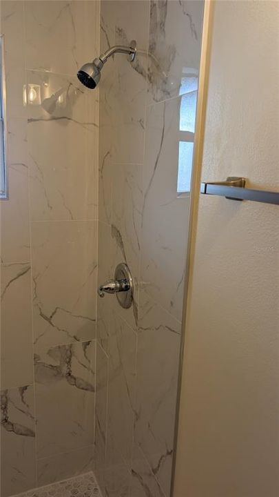 For Rent: $1,999 (3 beds, 2 baths, 1899 Square Feet)