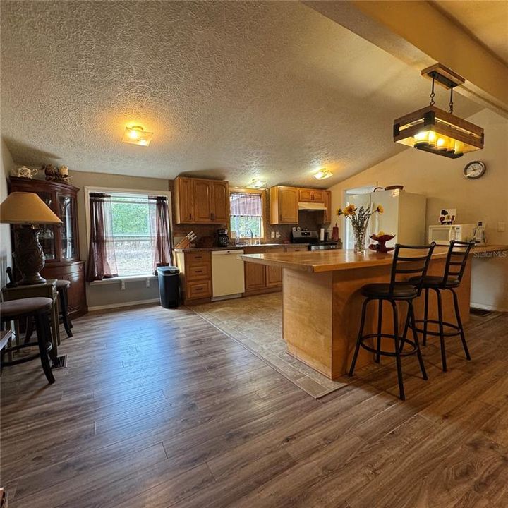 En Venta: $379,000 (2 camas, 2 baños, 1152 Pies cuadrados)