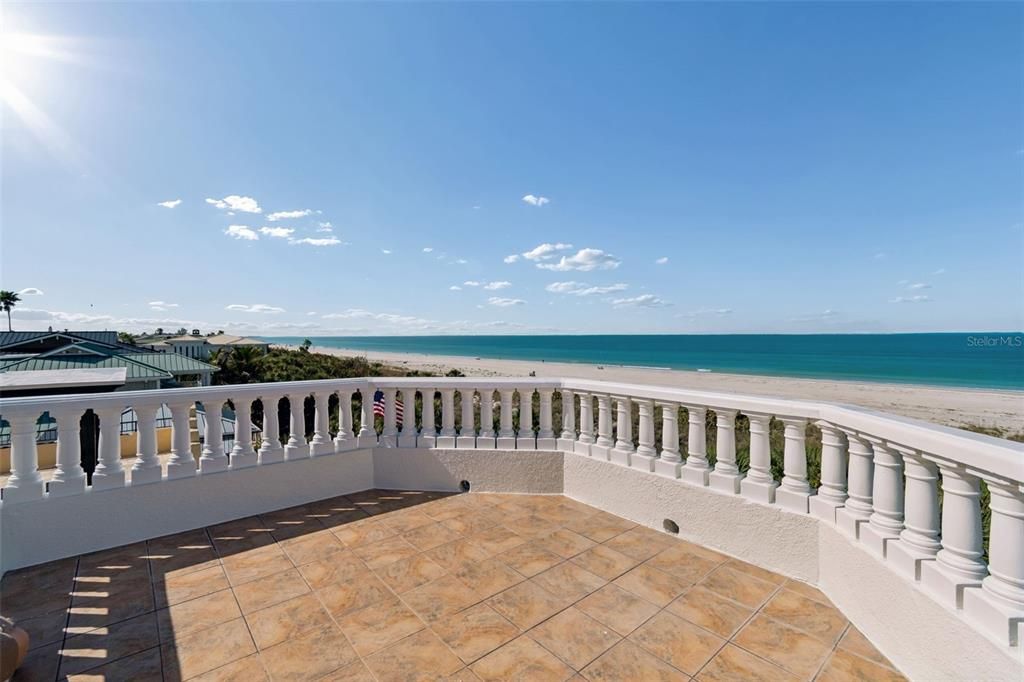 For Sale: $8,400,000 (6 beds, 4 baths, 6026 Square Feet)