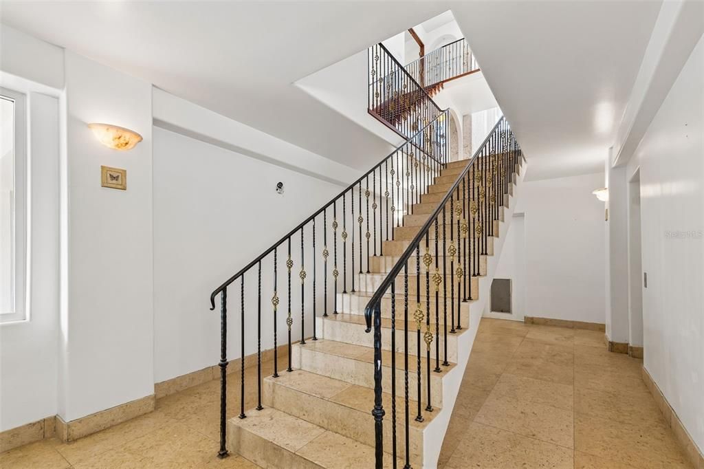 For Sale: $8,400,000 (6 beds, 4 baths, 6026 Square Feet)
