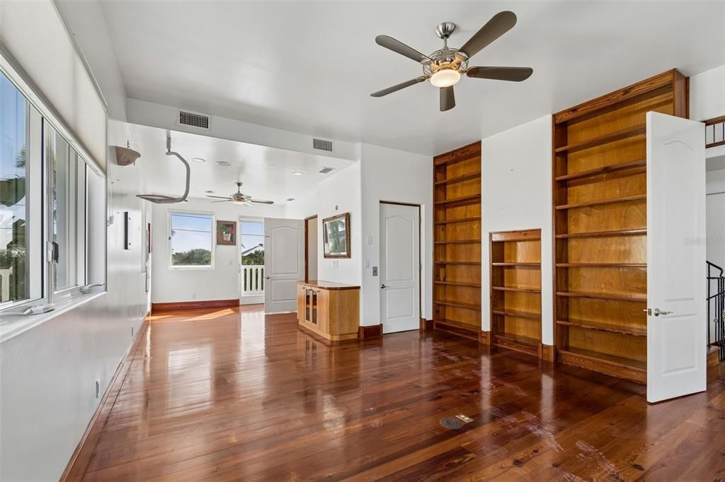 For Sale: $8,400,000 (6 beds, 4 baths, 6026 Square Feet)
