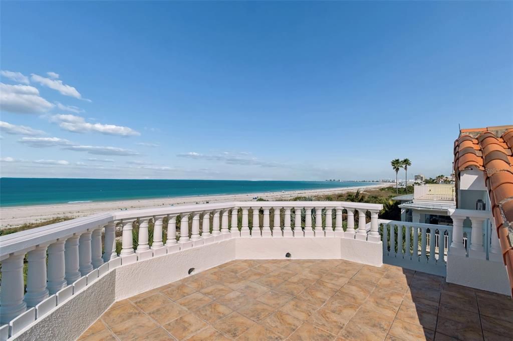 For Sale: $8,400,000 (6 beds, 4 baths, 6026 Square Feet)
