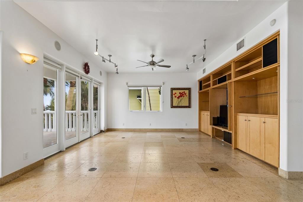 For Sale: $8,400,000 (6 beds, 4 baths, 6026 Square Feet)