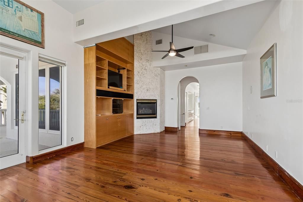 For Sale: $8,400,000 (6 beds, 4 baths, 6026 Square Feet)