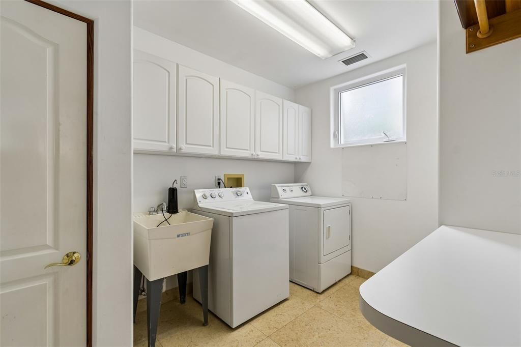 For Sale: $8,400,000 (6 beds, 4 baths, 6026 Square Feet)