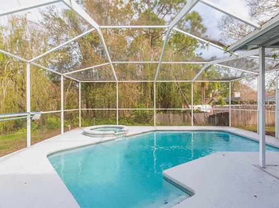 Activo con contrato: $545,000 (4 camas, 3 baños, 2246 Pies cuadrados)