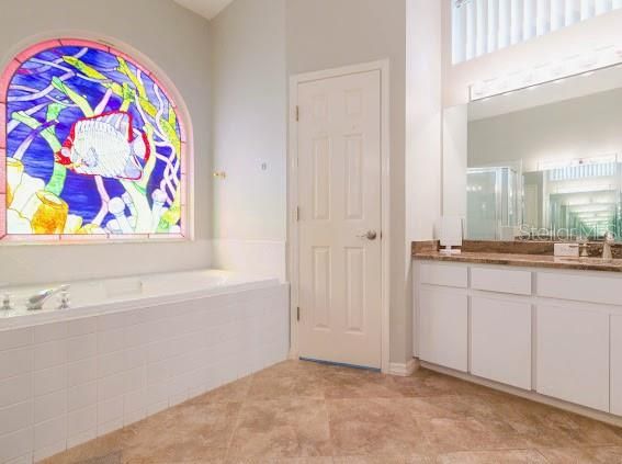 Activo con contrato: $545,000 (4 camas, 3 baños, 2246 Pies cuadrados)
