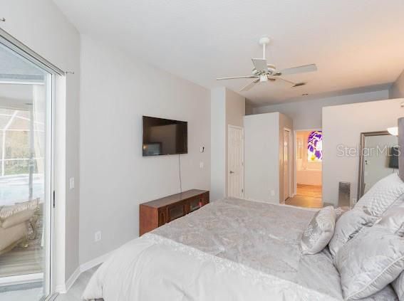 Activo con contrato: $545,000 (4 camas, 3 baños, 2246 Pies cuadrados)