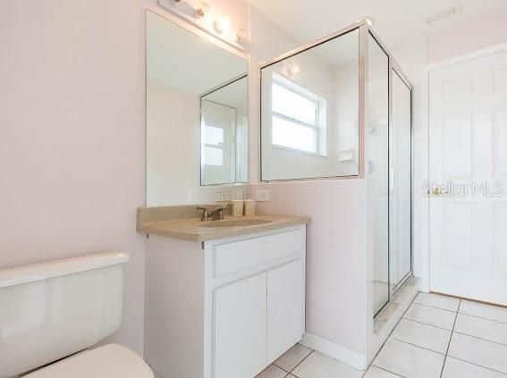 Activo con contrato: $545,000 (4 camas, 3 baños, 2246 Pies cuadrados)
