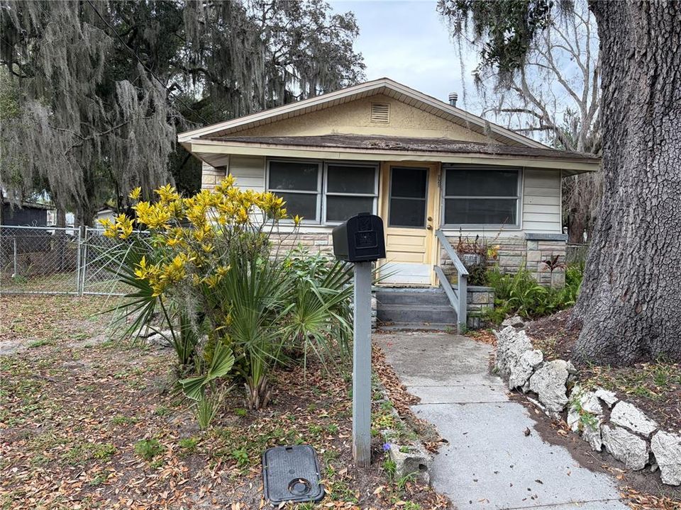 Vendido Recientemente: $100,000 (2 camas, 1 baños, 640 Pies cuadrados)
