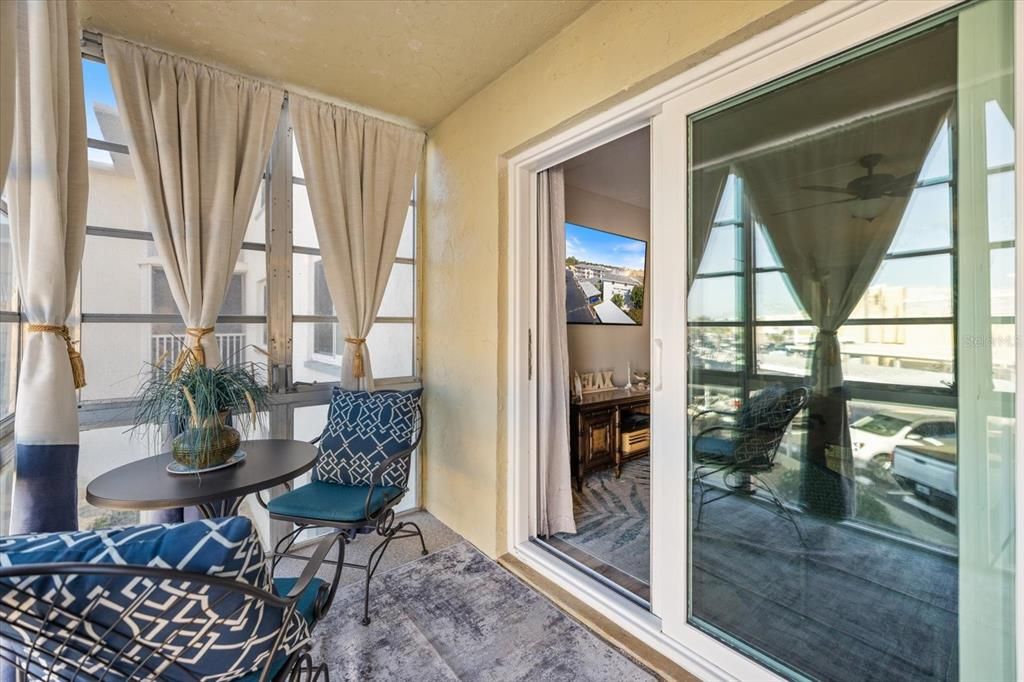 En Venta: $189,000 (2 camas, 2 baños, 828 Pies cuadrados)