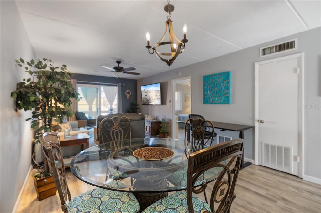 En Venta: $189,000 (2 camas, 2 baños, 828 Pies cuadrados)