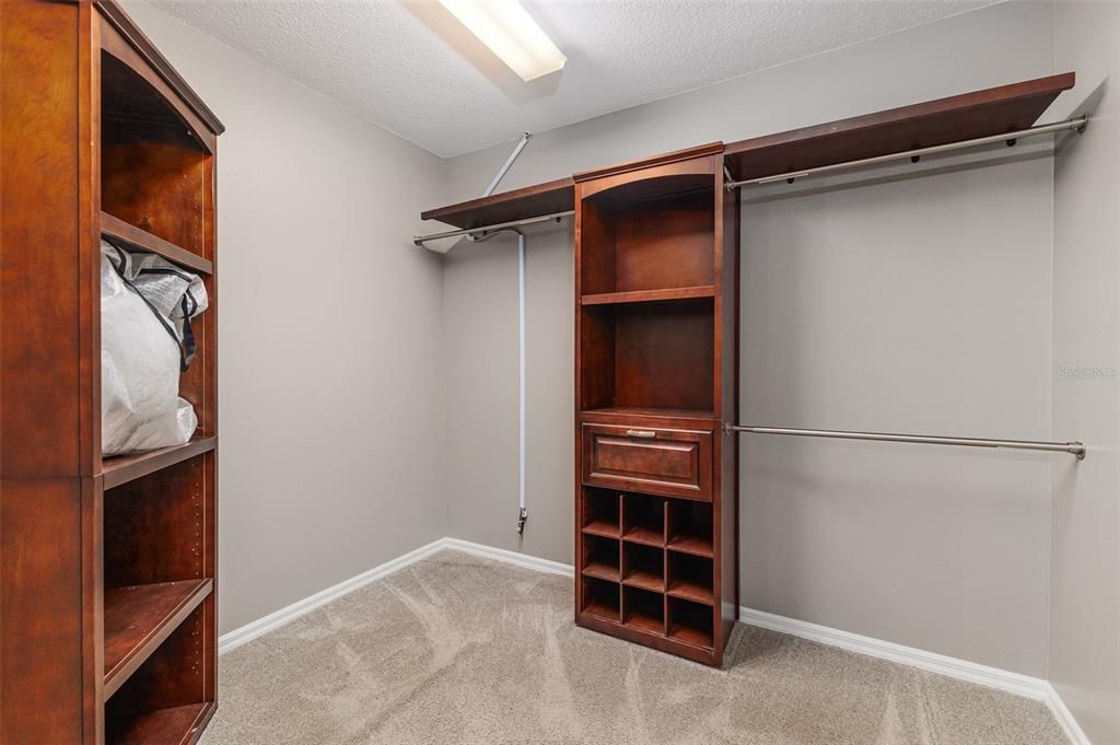 Activo con contrato: $515,000 (3 camas, 3 baños, 2149 Pies cuadrados)