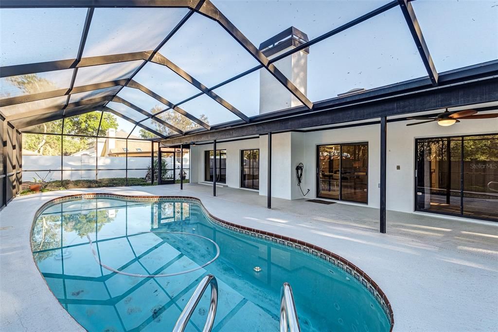 Activo con contrato: $515,000 (3 camas, 3 baños, 2149 Pies cuadrados)
